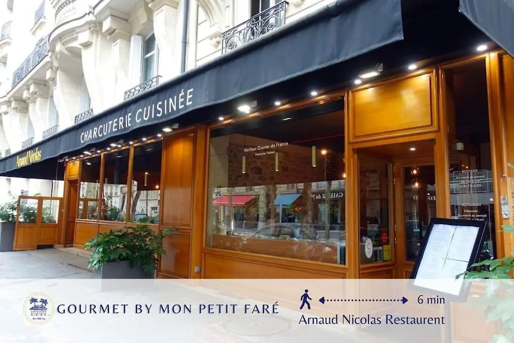 La Fleur Du Bosquet - Sumptuous- Eiffel Tower View Apartment Paris 0*,  France