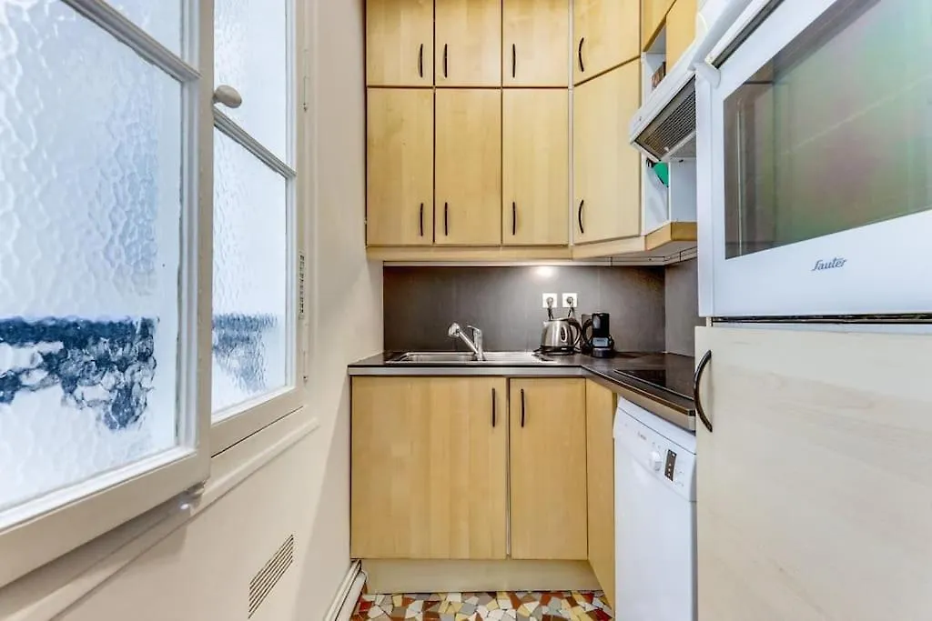 La Fleur Du Bosquet - Sumptuous- Eiffel Tower View Apartment Paris France