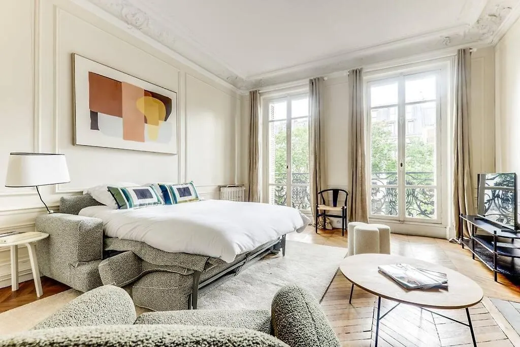 La Fleur Du Bosquet - Sumptuous- Eiffel Tower View Apartment Paris 0*,  France