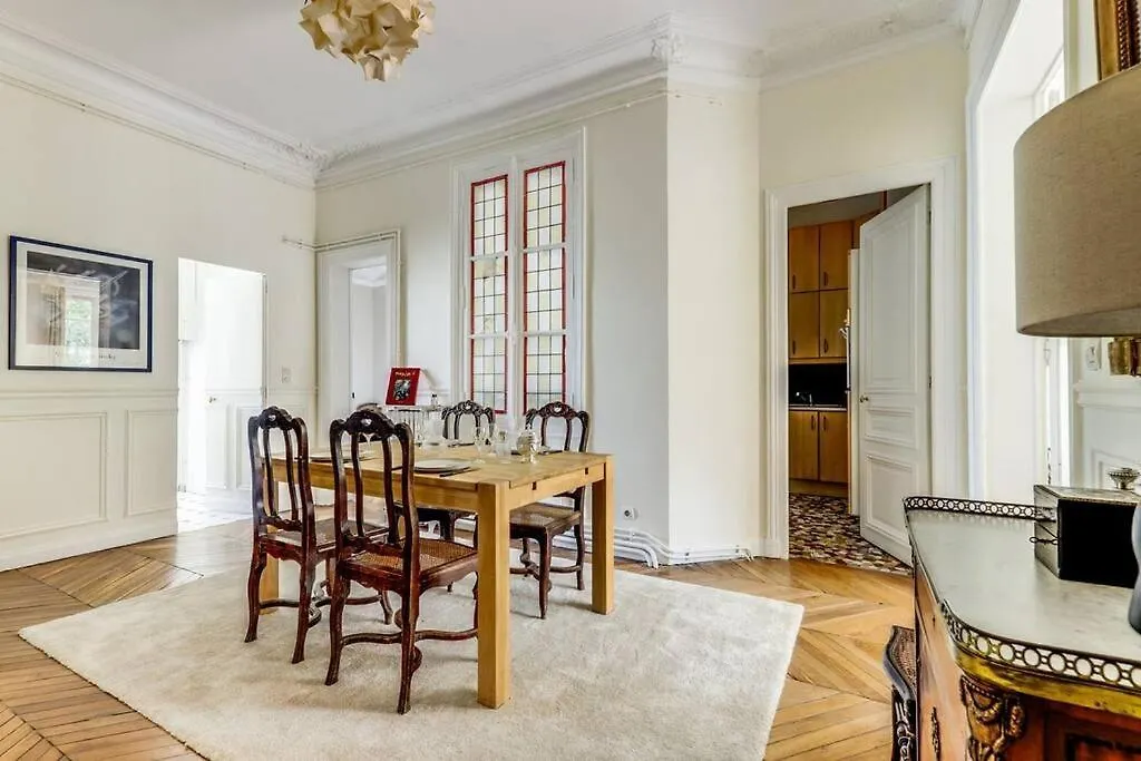 La Fleur Du Bosquet - Sumptuous- Eiffel Tower View Apartment Paris 0*,  France